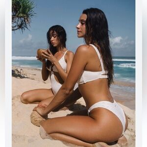 Berlook Paisley swimsuit bottoms -NWT